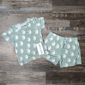 Magical Mamas Green & White Ying Yang Bamboo Short Sleeve Shirt & Shorts PJ Set